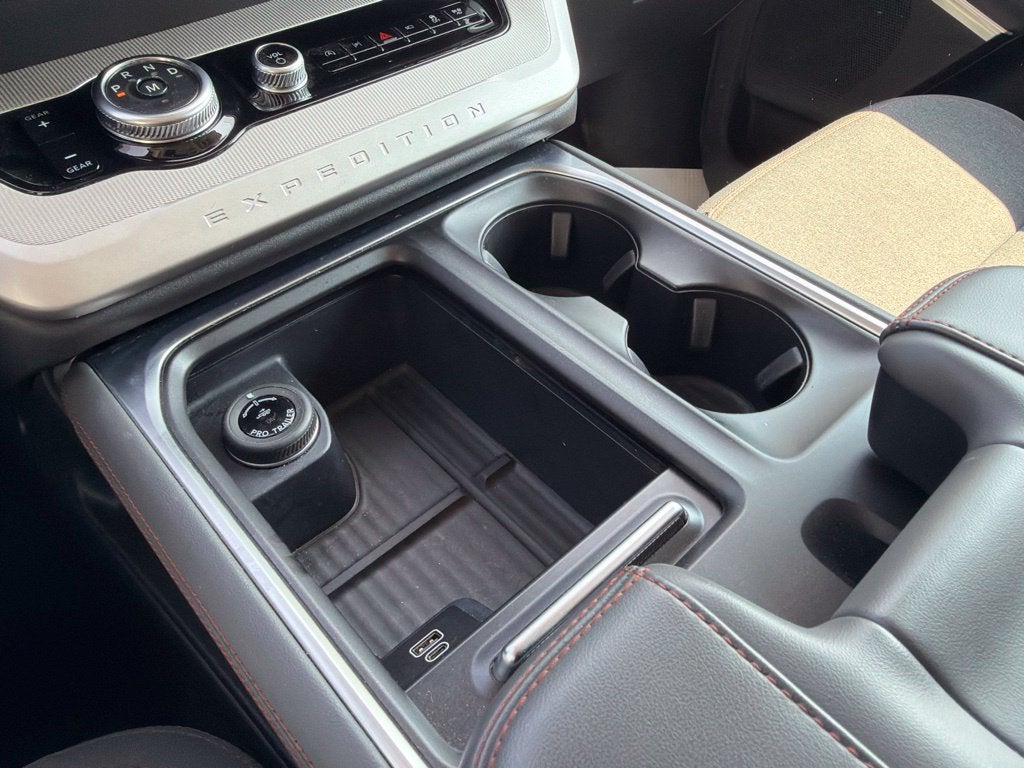 2025 Ford Expedition Active 8 Passenger