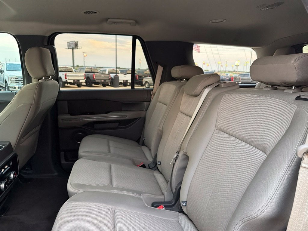 2020 Ford Expedition XLT 8 Passenger