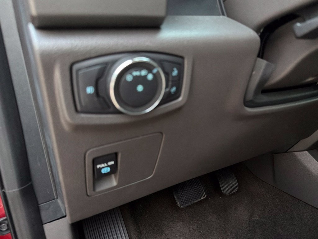 2020 Ford Expedition XLT 8 Passenger