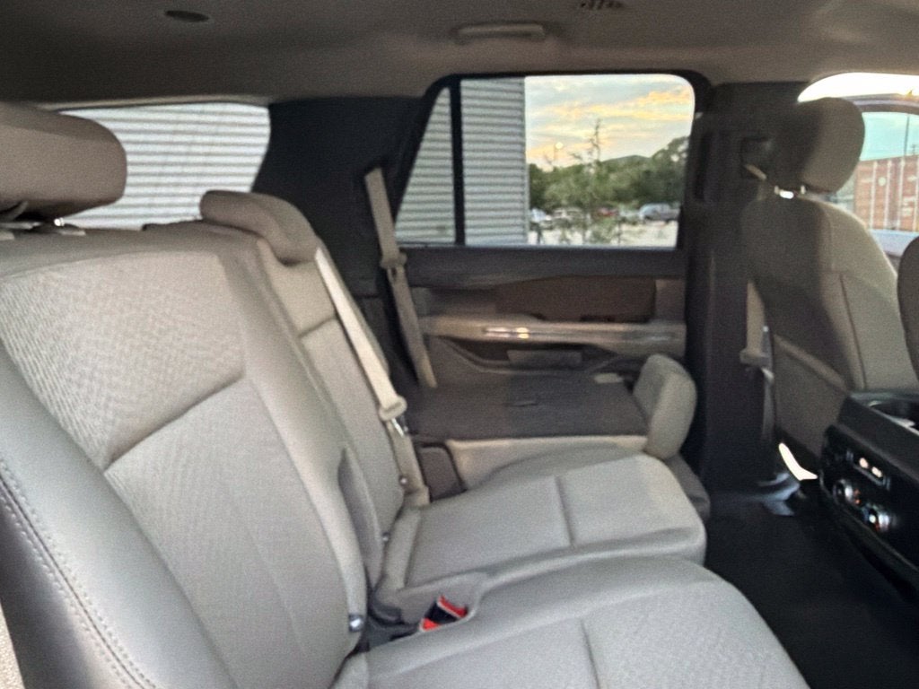 2020 Ford Expedition XLT 8 Passenger