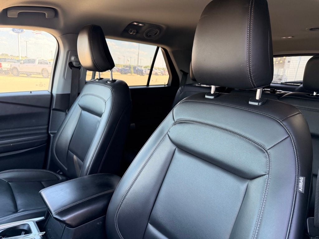 2022 Ford Explorer XLT 4WD | 7 Passenger