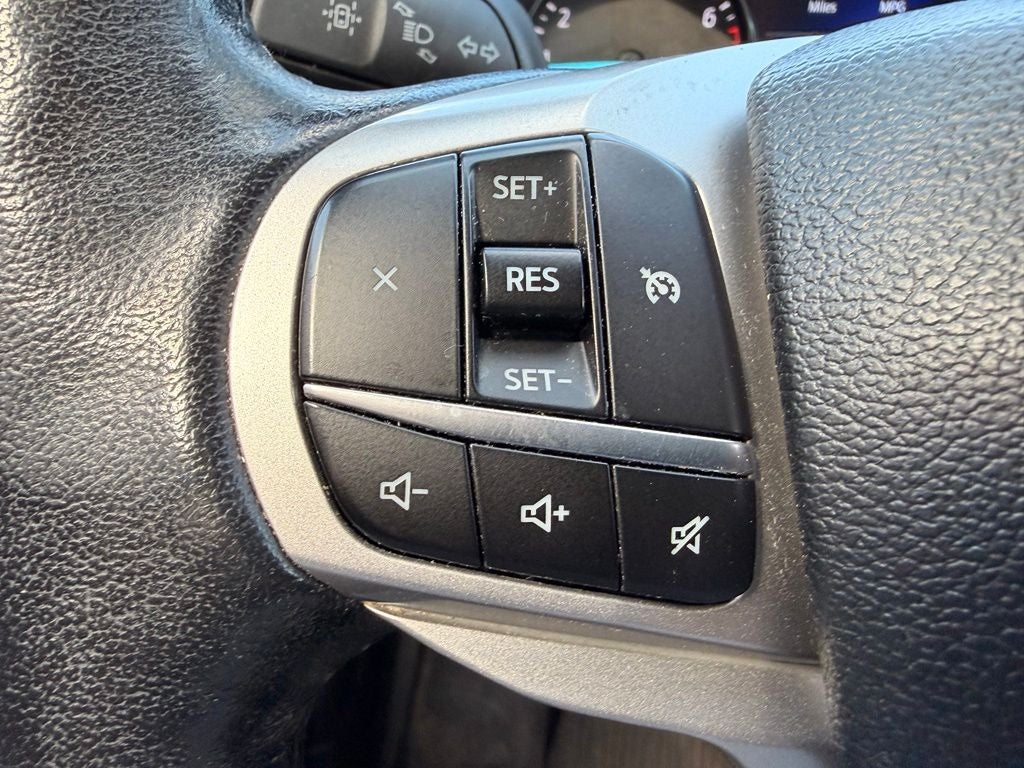 2022 Ford Explorer XLT 4WD | 7 Passenger