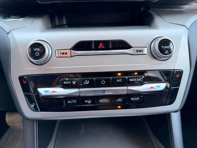 2022 Ford Explorer XLT 4WD | 7 Passenger
