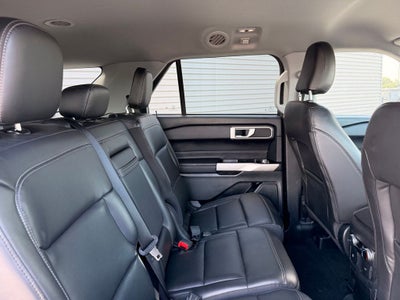 2022 Ford Explorer XLT 4WD | 7 Passenger