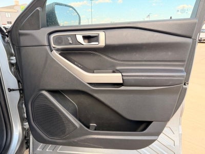 2022 Ford Explorer XLT 4WD | 7 Passenger