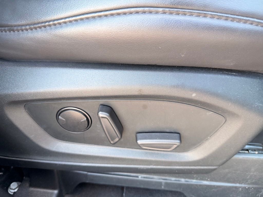 2022 Ford Explorer XLT 4WD | 7 Passenger