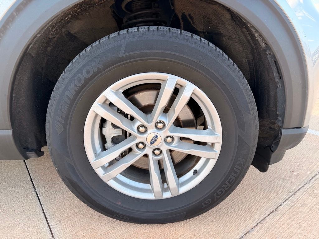 2022 Ford Explorer XLT 4WD | 7 Passenger