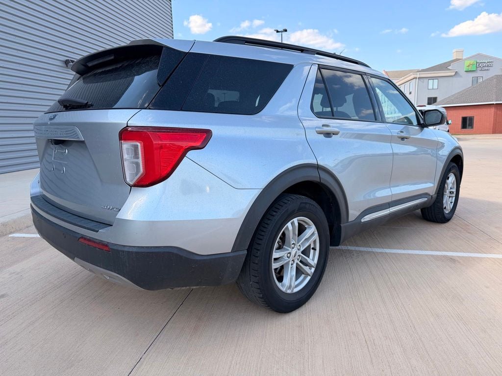 2022 Ford Explorer XLT 4WD | 7 Passenger