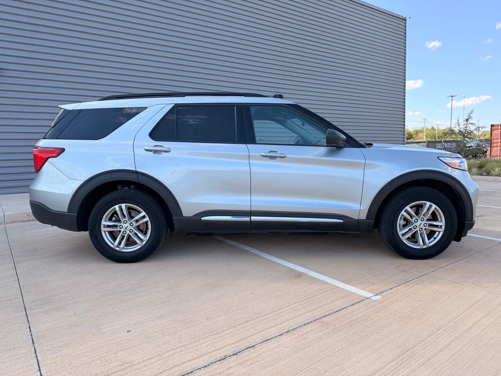 2022 Ford Explorer XLT 4WD | 7 Passenger