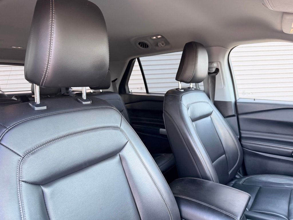 2022 Ford Explorer XLT 4WD | 7 Passenger