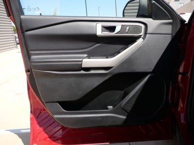 2021 Ford Explorer XLT 4WD | 7 Passenger