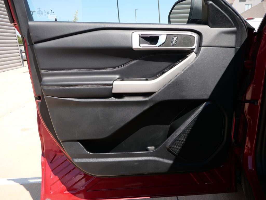 2021 Ford Explorer XLT 4WD | 7 Passenger