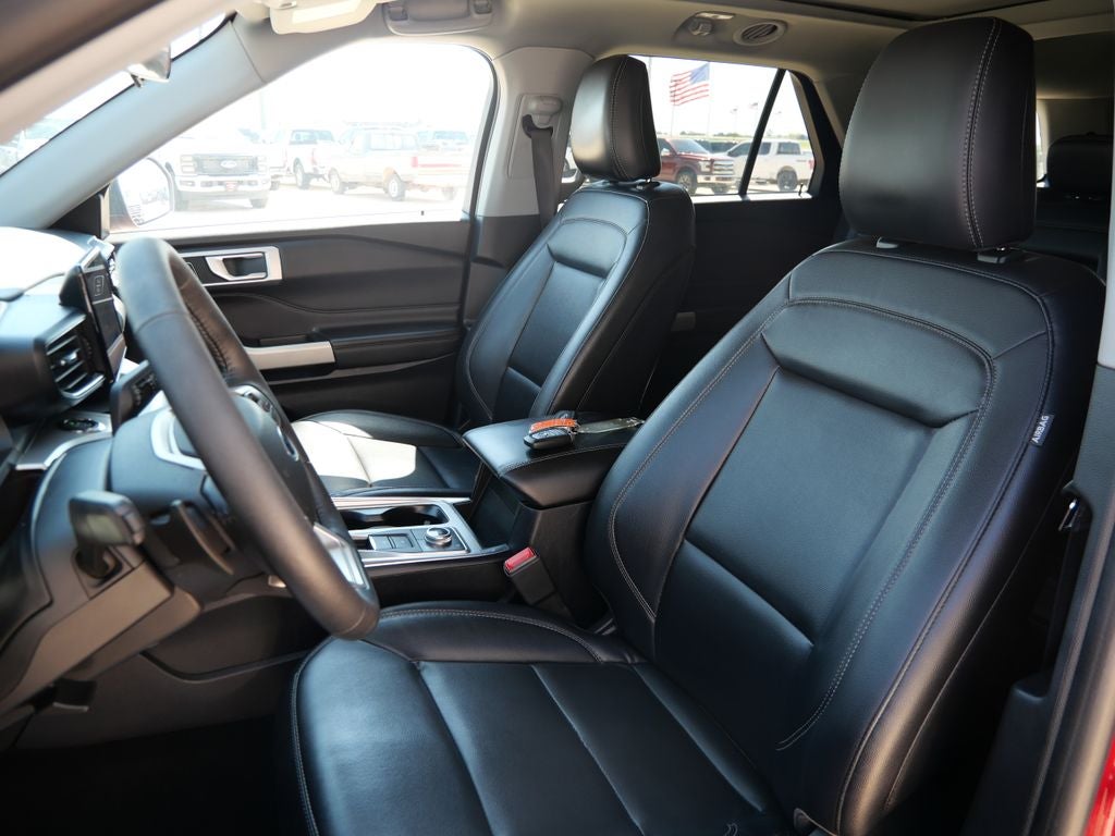 2021 Ford Explorer XLT 4WD | 7 Passenger