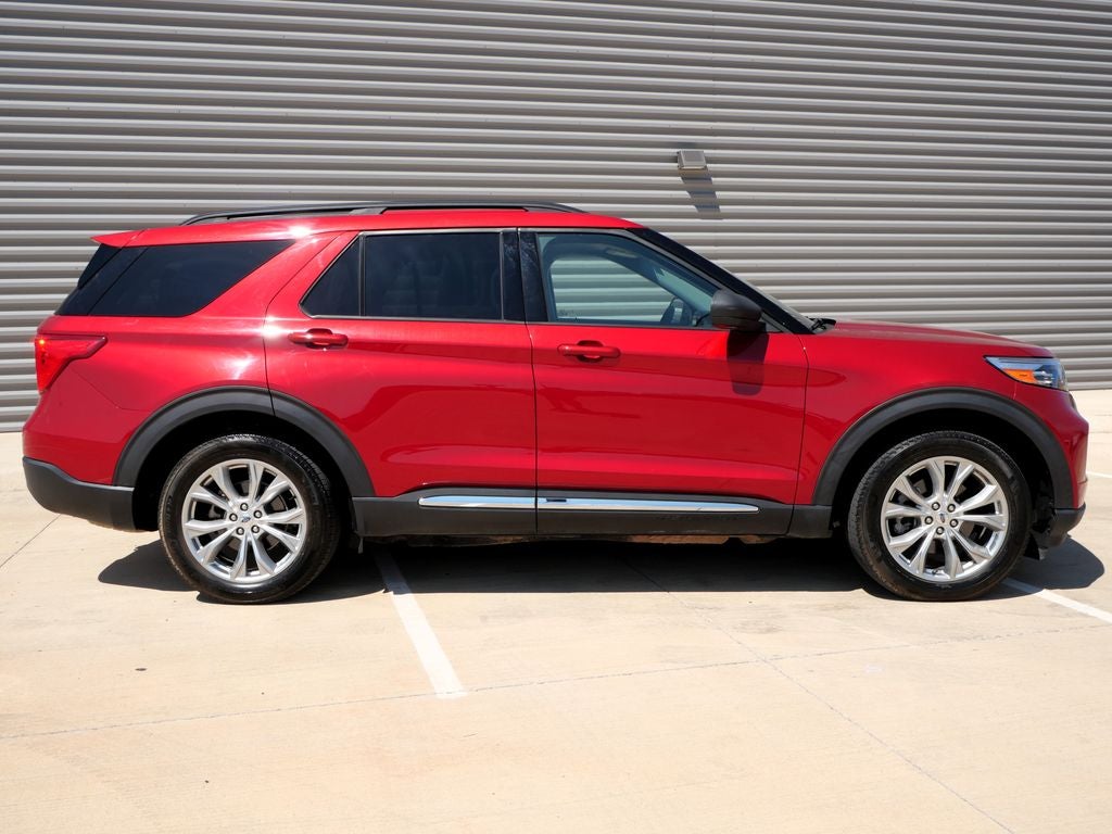 2021 Ford Explorer XLT 4WD | 7 Passenger