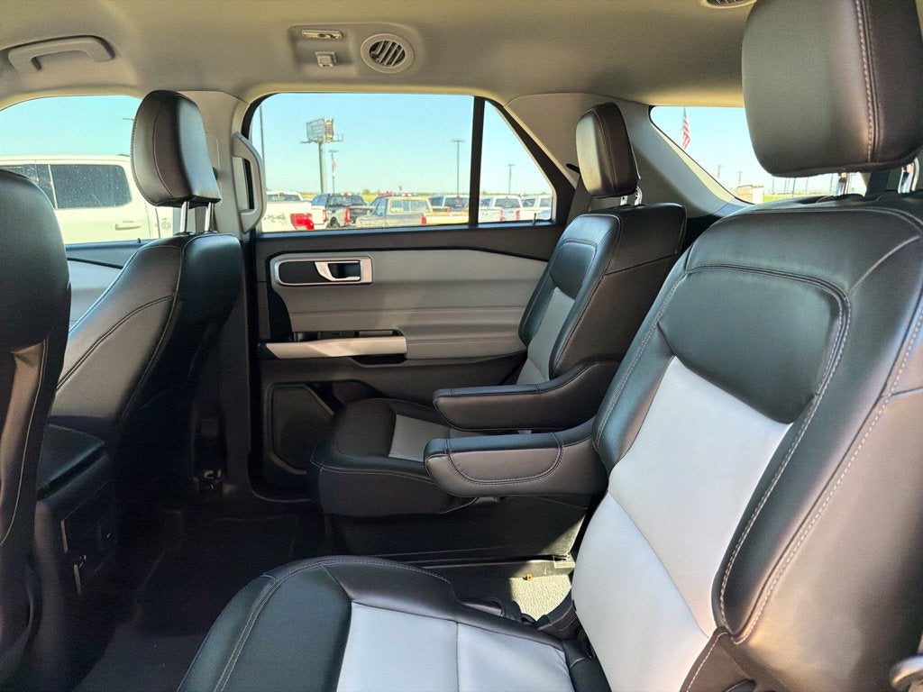 2022 Ford Explorer XLT Sport | 4WD