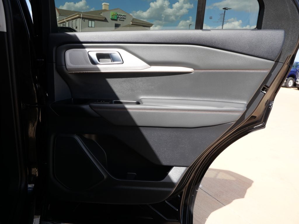 2025 Ford Explorer Active AWD | Active Comfort Pkg