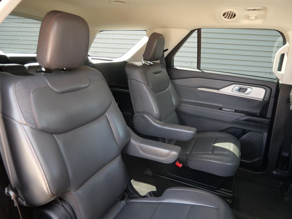 2025 Ford Explorer Active AWD | Active Comfort Pkg