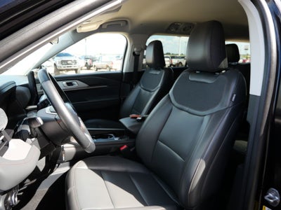 2025 Ford Explorer Active AWD | Active Comfort Pkg
