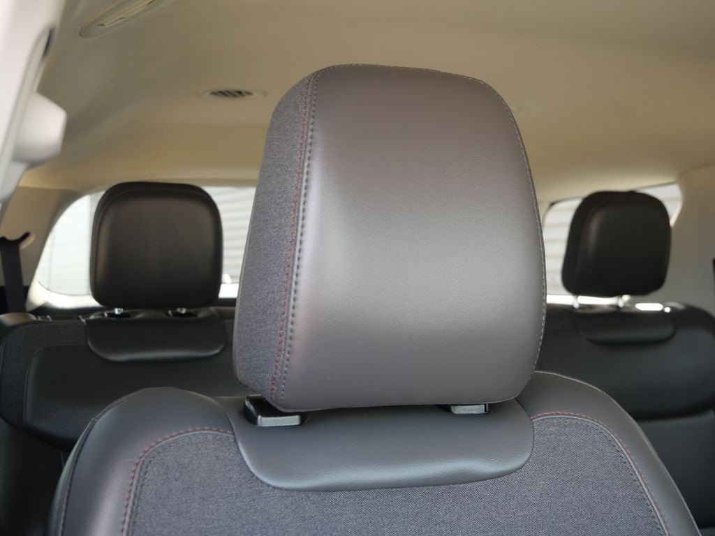 2025 Ford Explorer Active AWD | Active Comfort Pkg