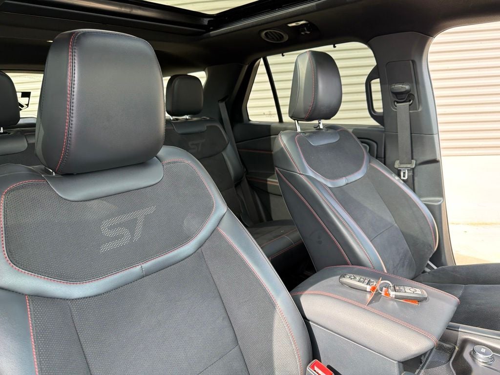 2025 Ford Explorer ST 4WD | 3rd Row Seating