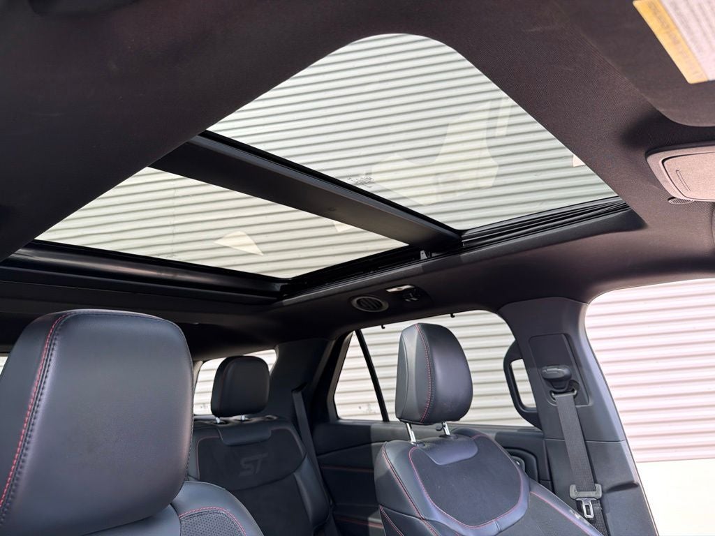 2025 Ford Explorer ST 4WD | 3rd Row Seating