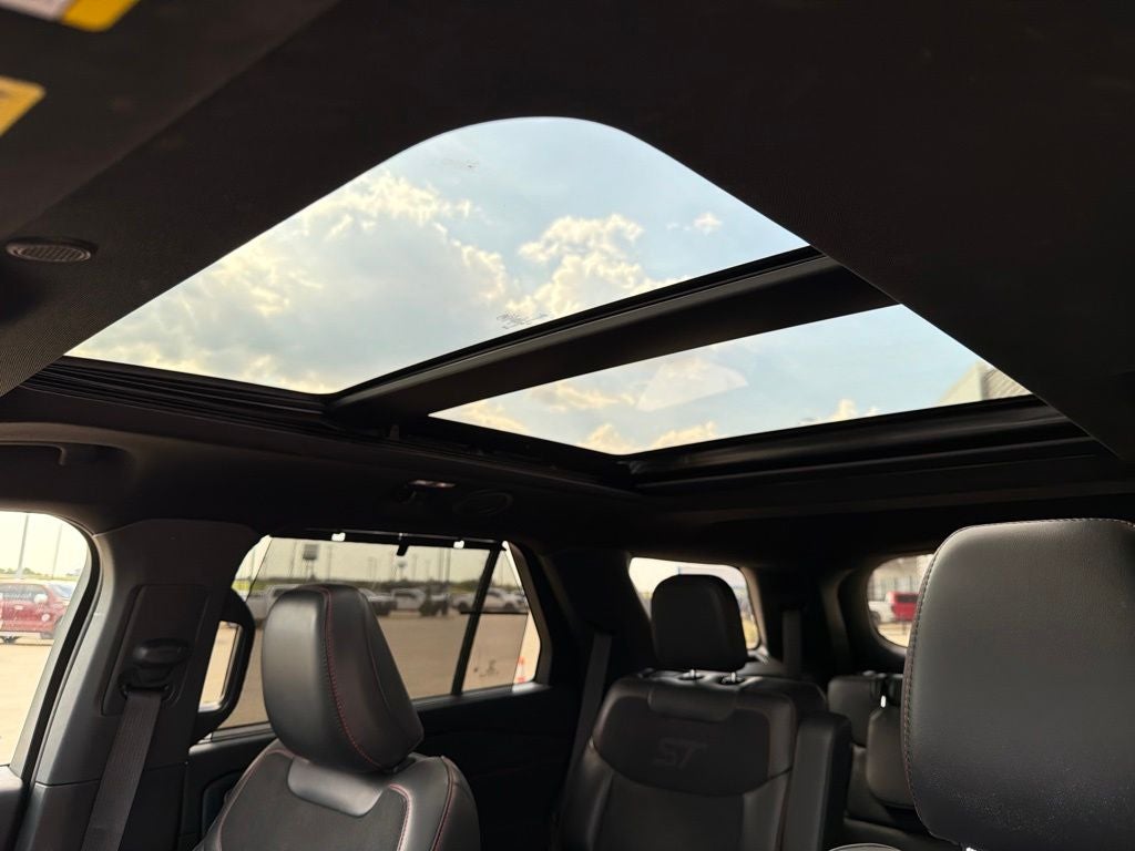 2025 Ford Explorer ST 4WD | 3rd Row Seating