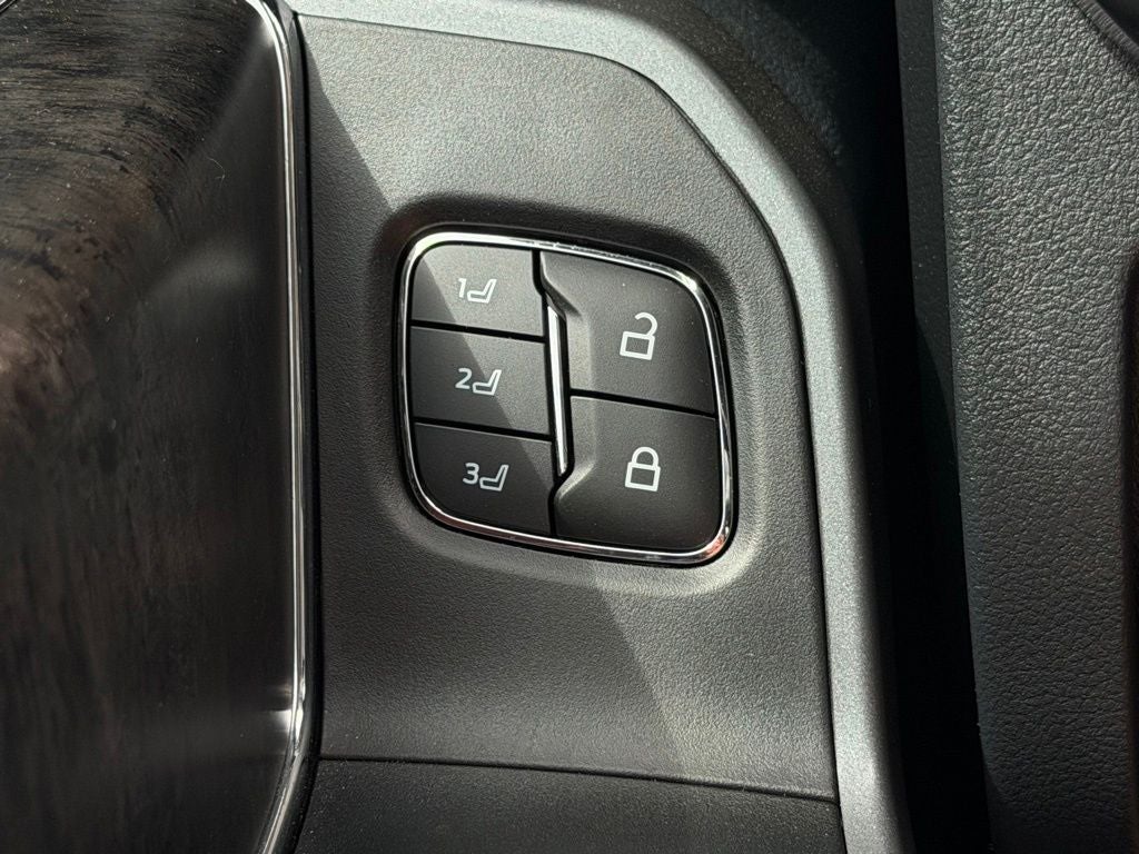 2025 Ford F-350SD Lariat FX4 | 6.7L Pwr Stroke