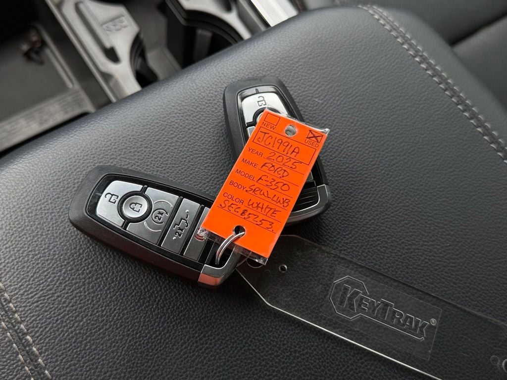 2025 Ford F-350SD Lariat FX4 | 6.7L Pwr Stroke