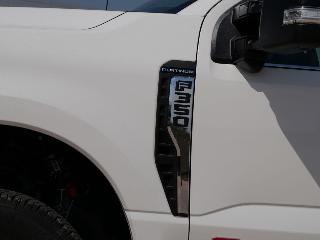 2026 Ford F-350SD Platinum DRW