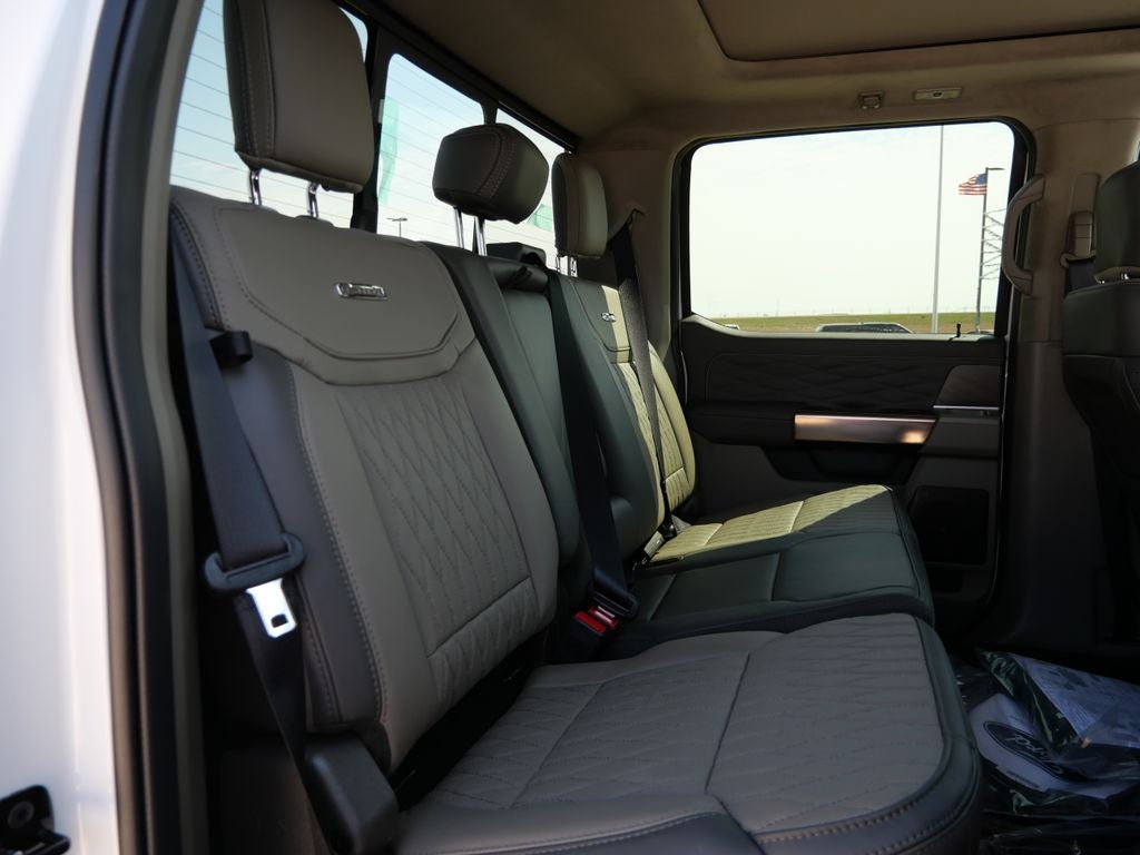 2026 Ford F-350SD Platinum DRW