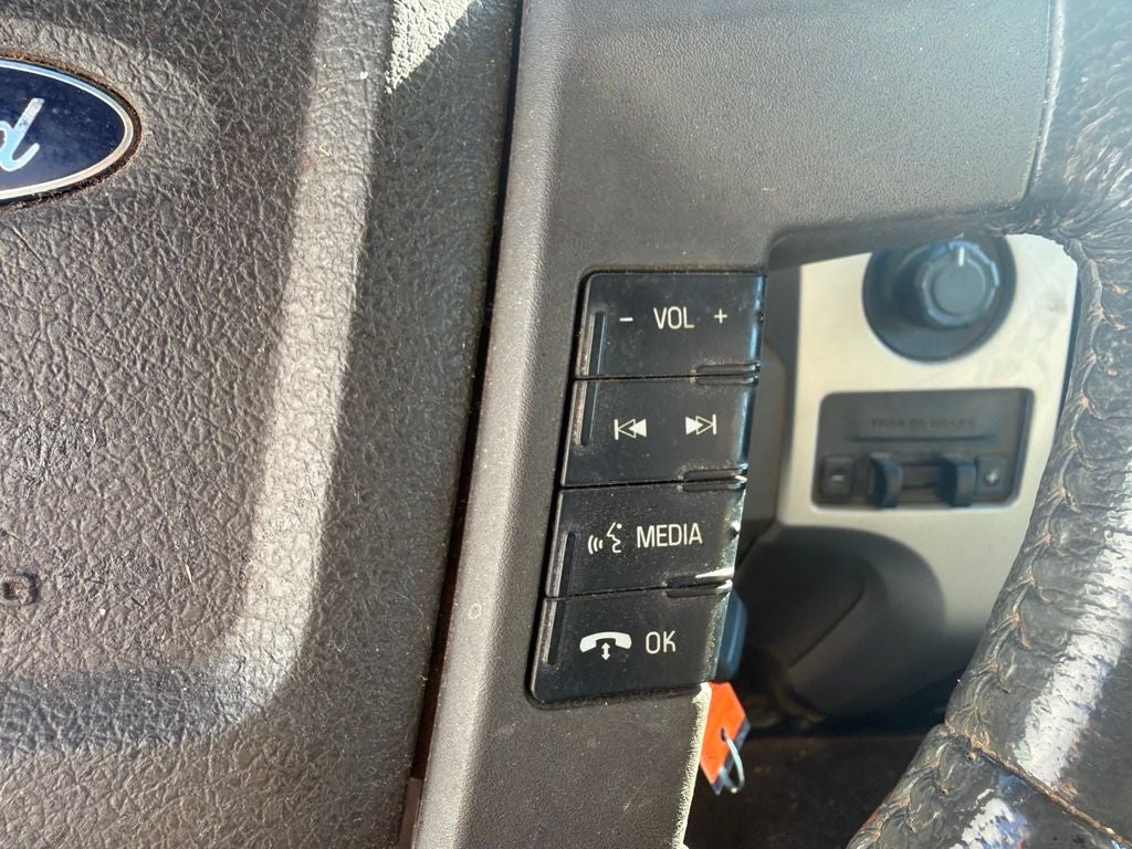 2010 Ford F-150 XLT 4WD | Camper Shell