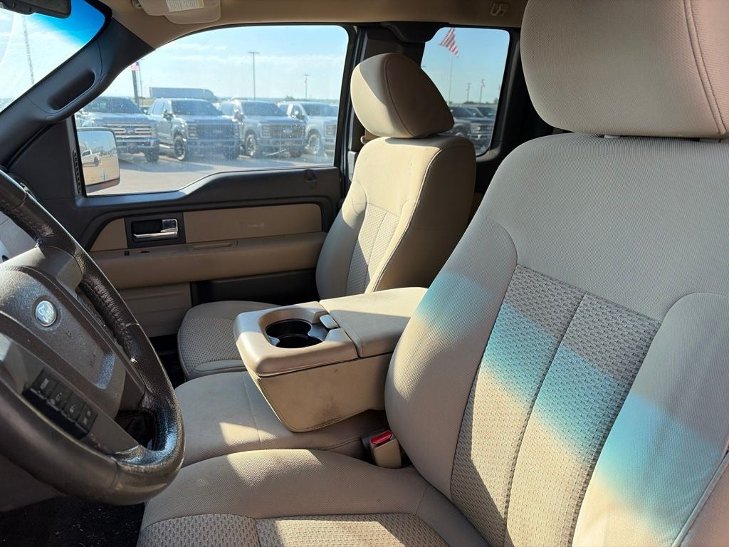 2010 Ford F-150 XLT 4WD | Camper Shell