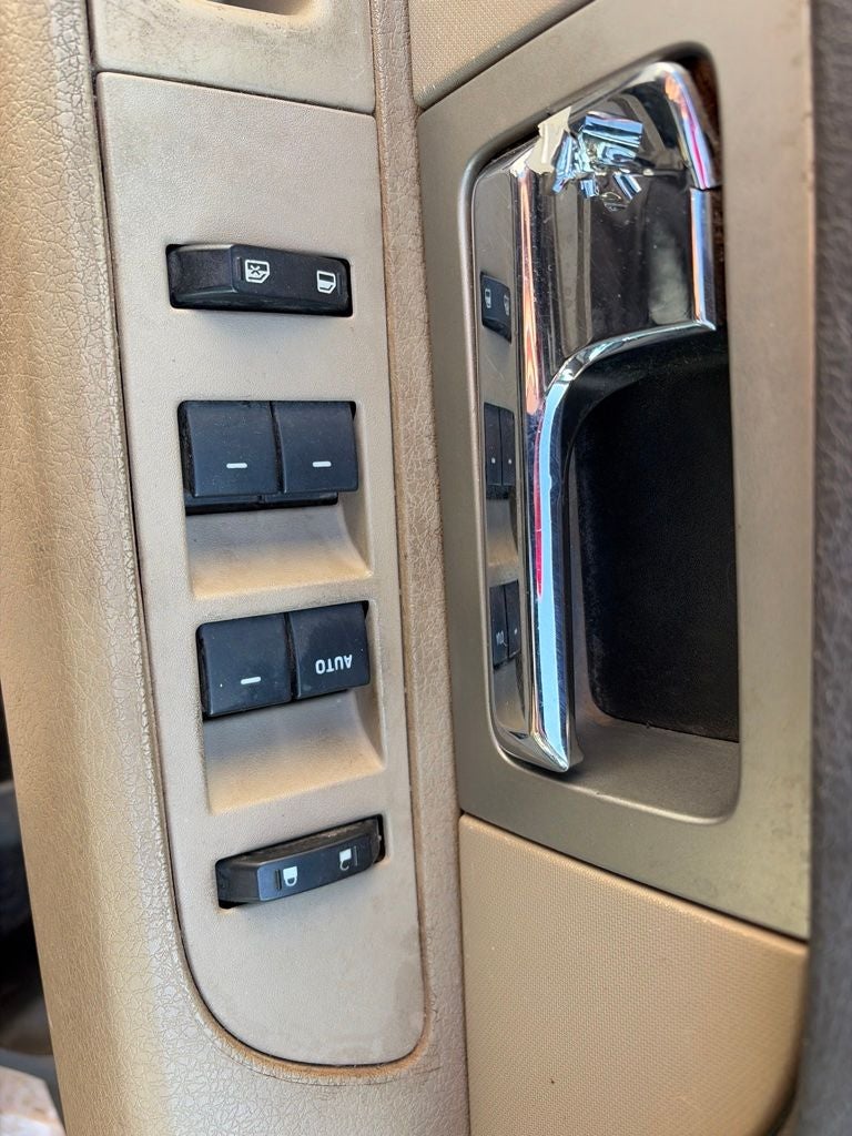2010 Ford F-150 XLT 4WD | Camper Shell