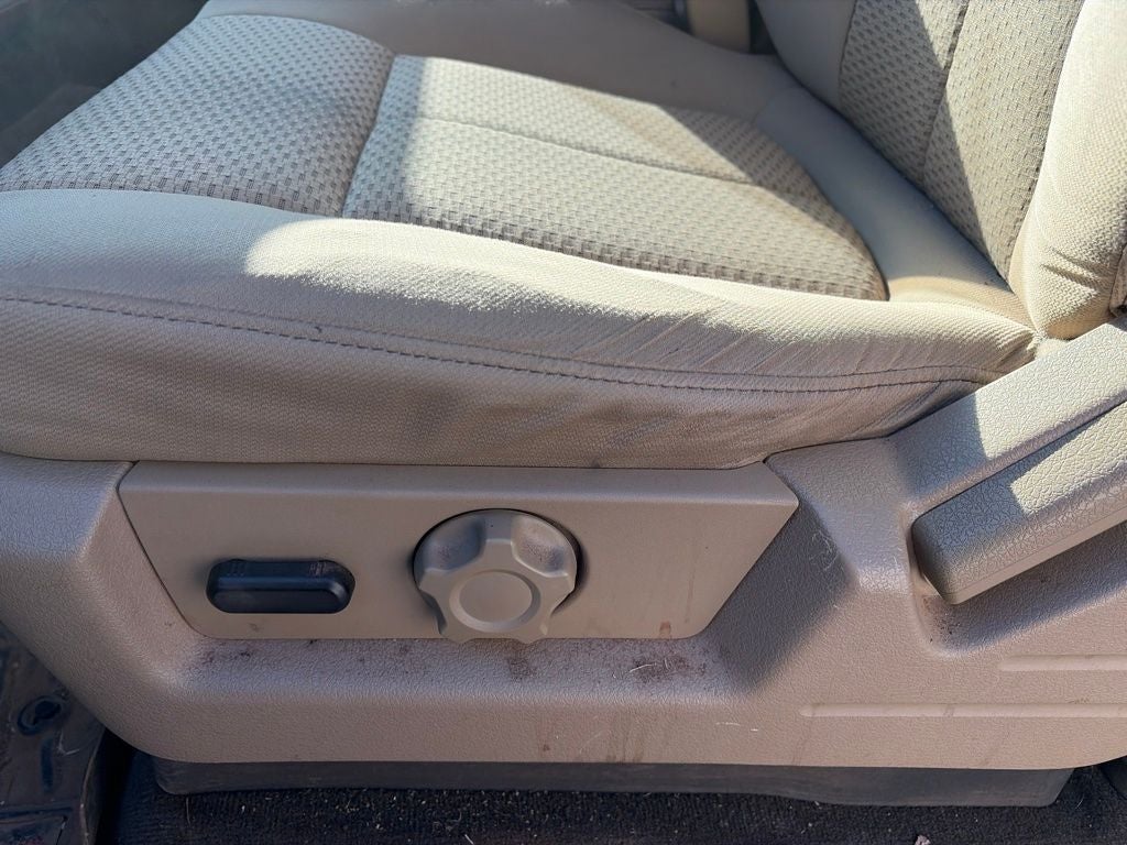 2010 Ford F-150 XLT 4WD | Camper Shell
