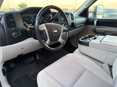 2009 Chevrolet Silverado 3500HD LT LT1 | 4WD | Iowa Mold Crane