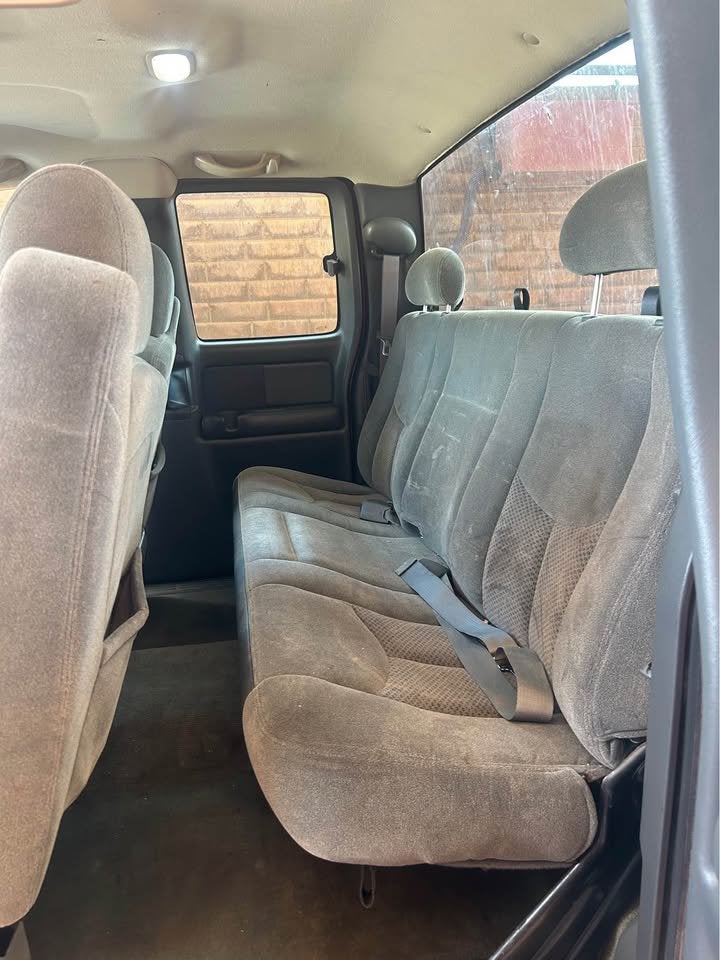 2004 Chevrolet Silverado 2500HD LS