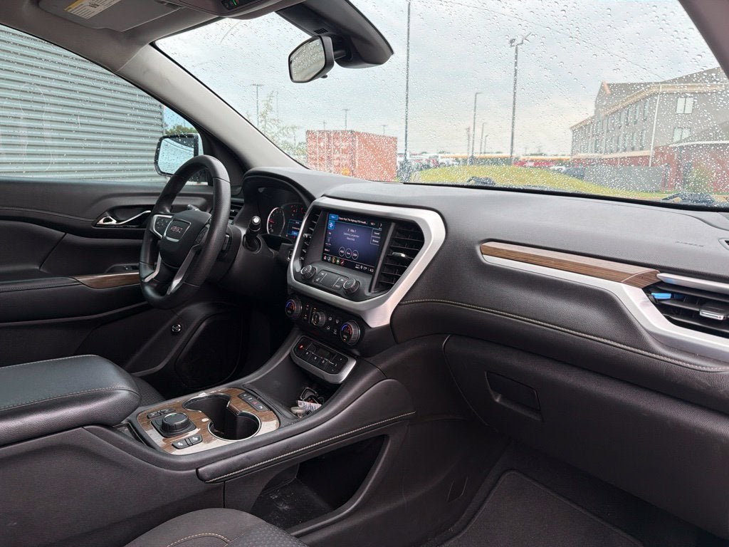 2022 GMC Acadia SLE 7 Passenger