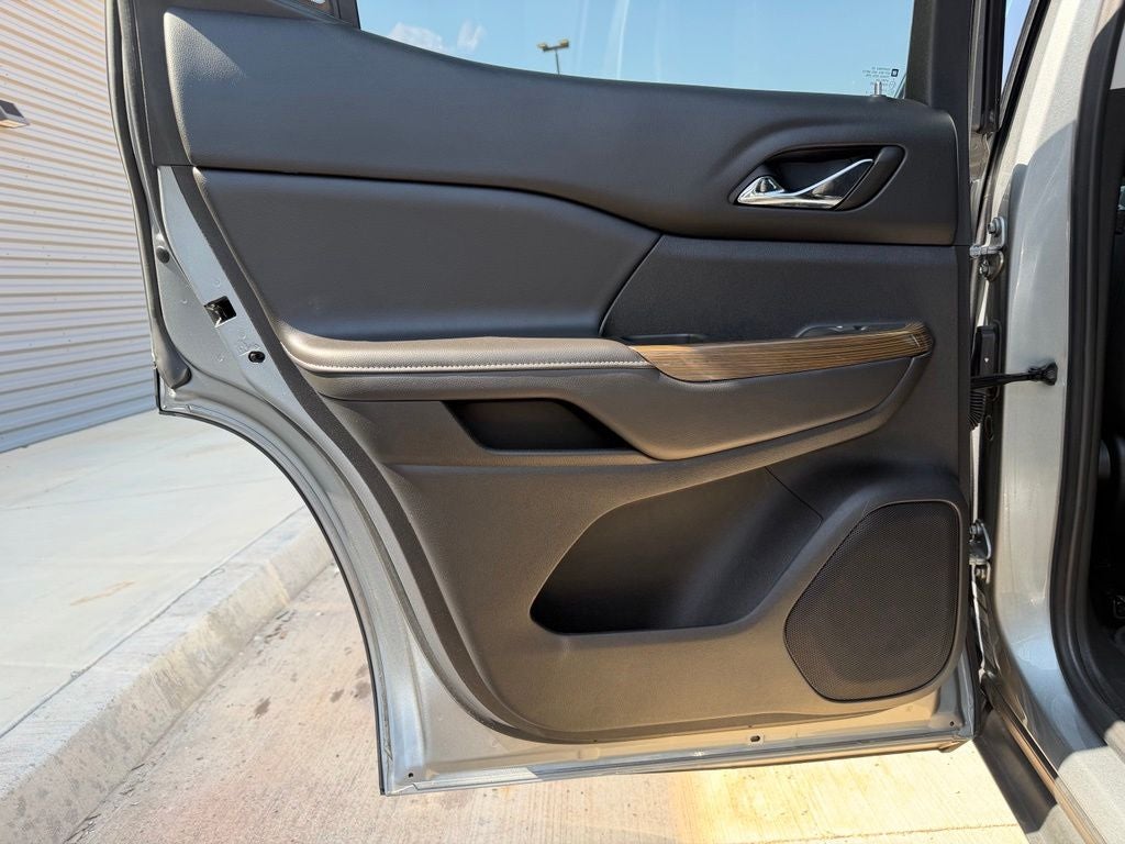 2023 GMC Acadia SLE 7 Passenger