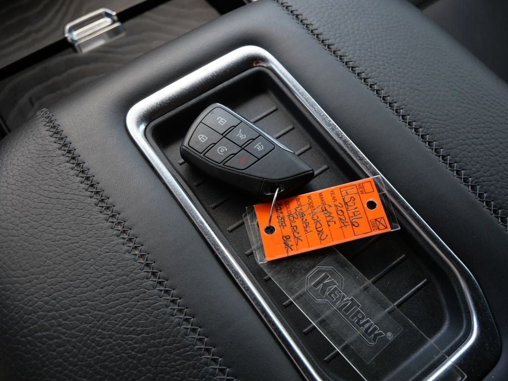 2024 GMC Yukon Denali 4WD | Preferred Equipment Pkg