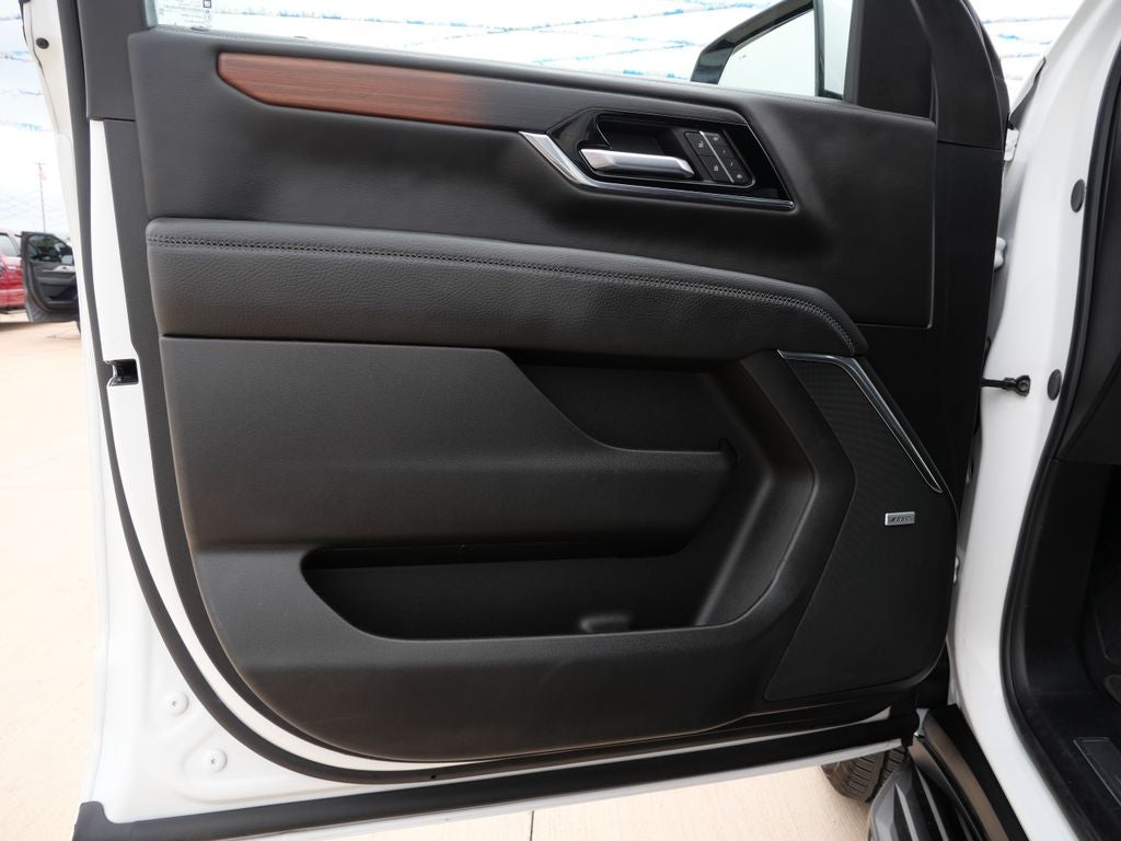 2025 GMC Yukon Denali 4WD | 7 Passenger