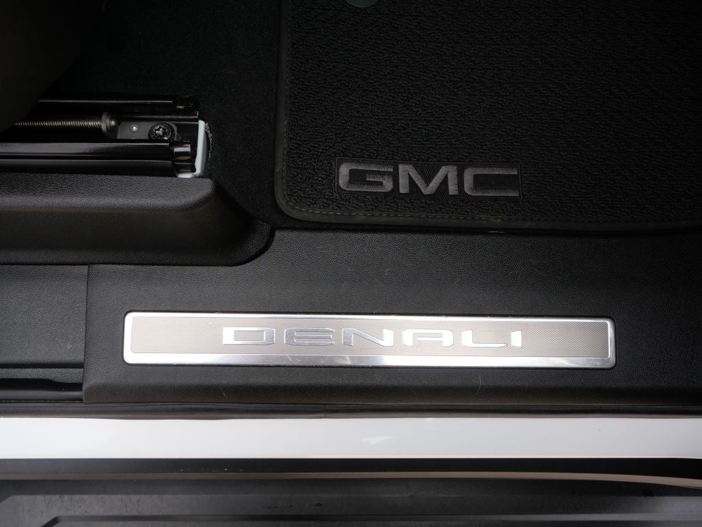 2025 GMC Yukon Denali 4WD | 7 Passenger