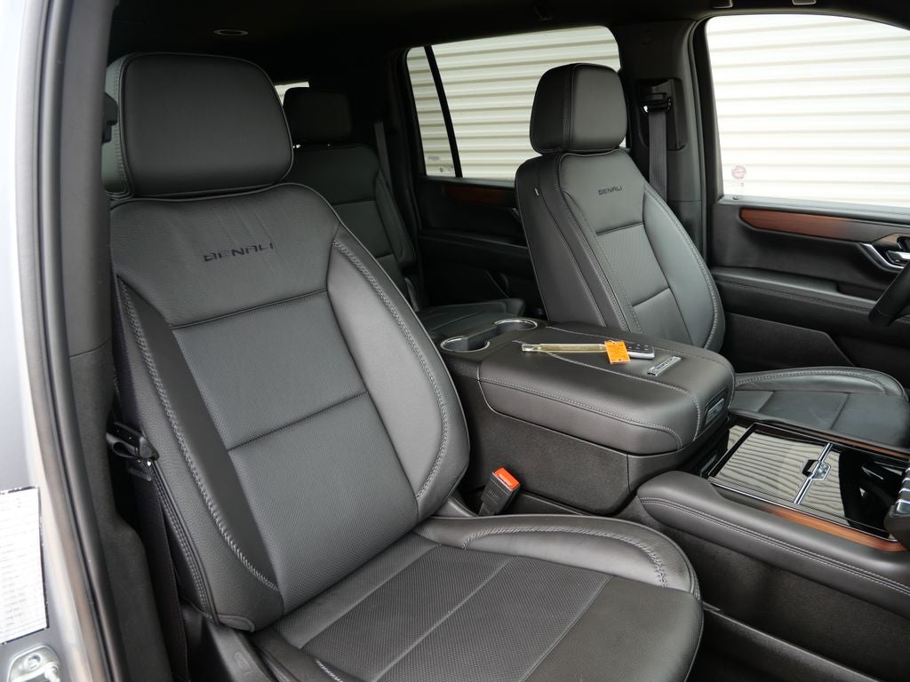 2025 GMC Yukon XL Denali 4WD | 7 Passenger