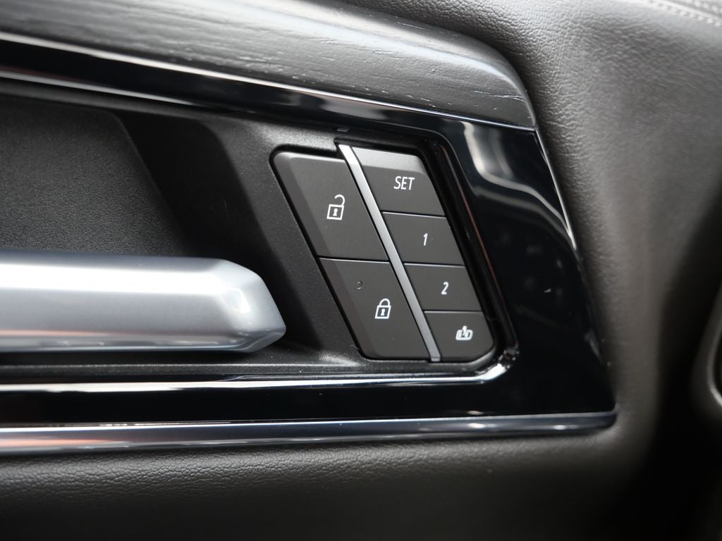 2025 GMC Yukon XL Denali 4WD | 7 Passenger
