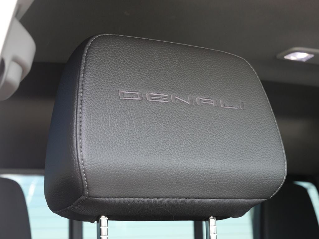 2023 GMC Sierra 2500HD Denali