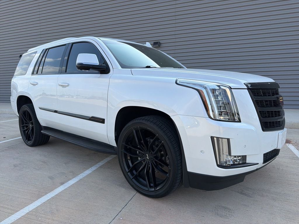 2018 Cadillac Escalade Luxury 4WD | 7 Passenger