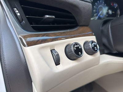 2018 Cadillac Escalade Luxury 4WD | 7 Passenger