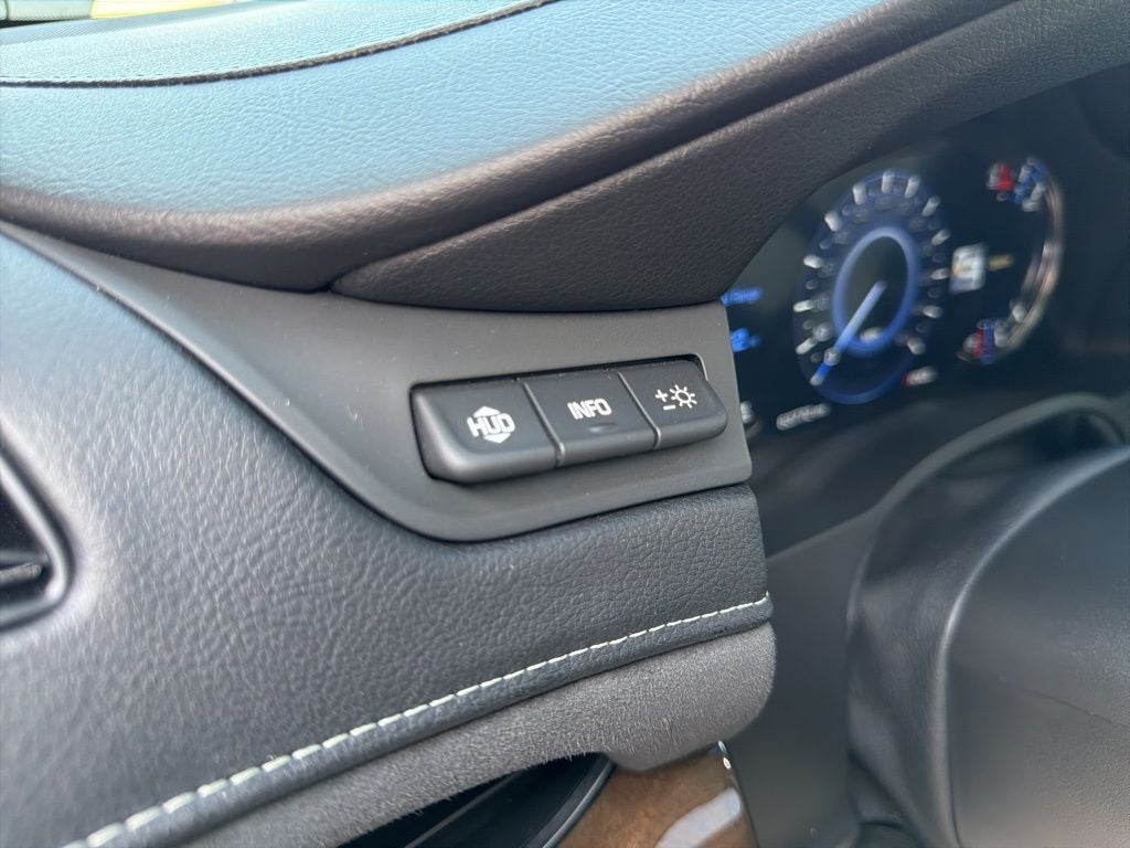 2018 Cadillac Escalade Luxury 4WD | 7 Passenger