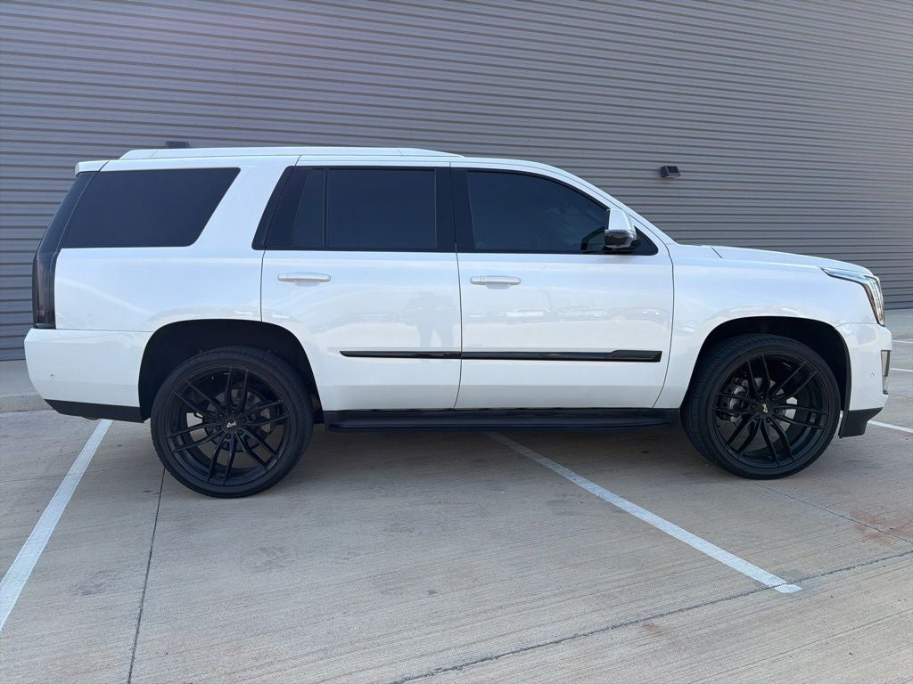 2018 Cadillac Escalade Luxury 4WD | 7 Passenger