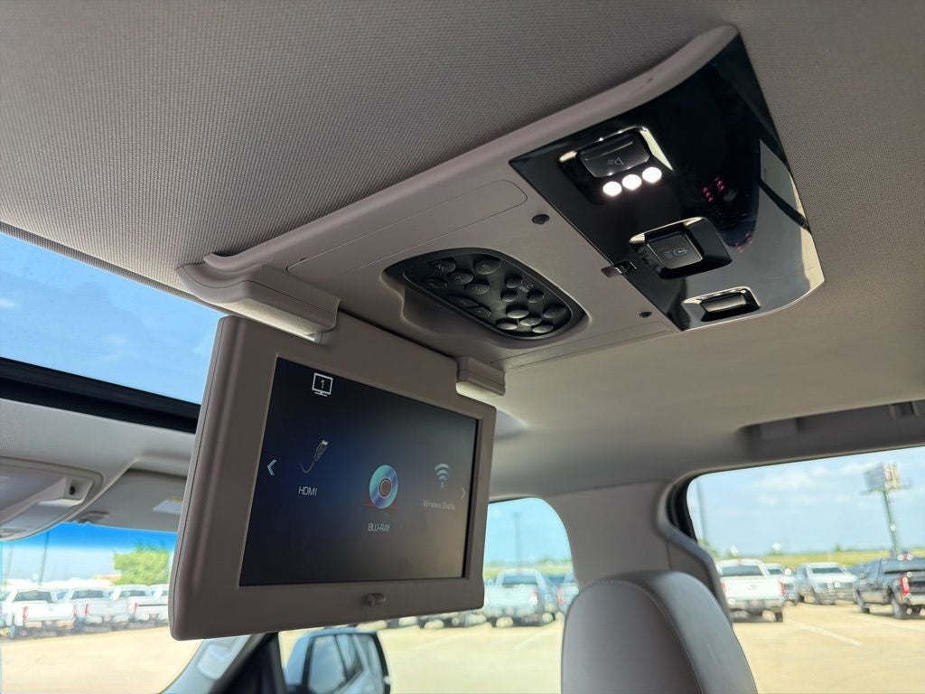 2018 Cadillac Escalade Luxury 4WD | 7 Passenger