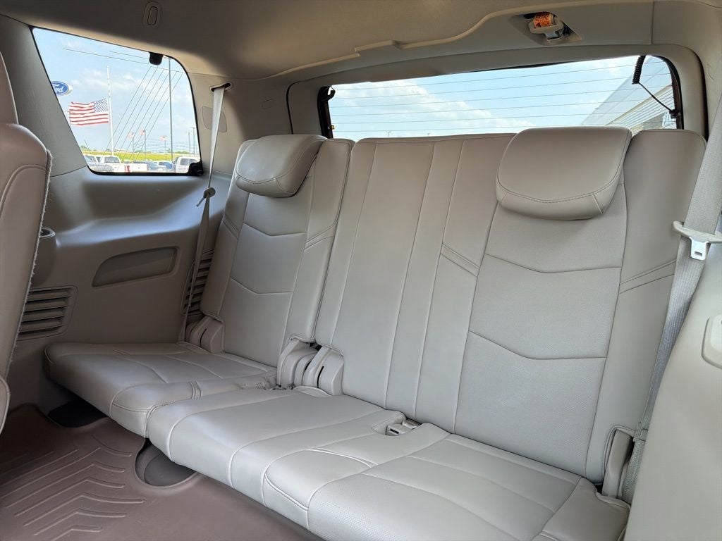 2018 Cadillac Escalade Luxury 4WD | 7 Passenger